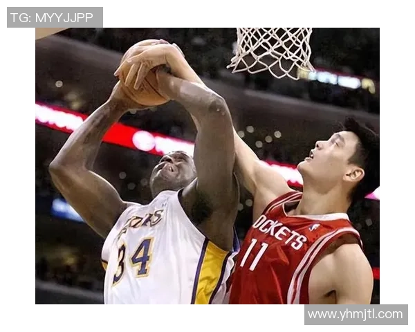 姚明在比赛中精彩救球瞬间的高清图片分享与分析